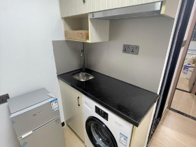 靚裝一房間隔,設備新淨,住宅區,交通方便,步行5分鐘即可到尖沙咀地鐵站。