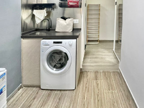 套房，包$300水電，洗衣機，雪櫃，床褥，wifi，旺市區內，歡迎約睇