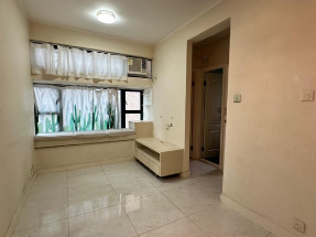 Walk-in closet, convenient location