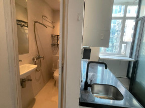 一房兩廳間隔，超大廚房，全新裝修，拎包入住，乾濕分離衛浴，環境舒適