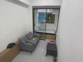 一房一廳，有基本傢私電器，旺市區內，歡迎約睇