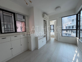 Nice deco, bright and airy, convenient location