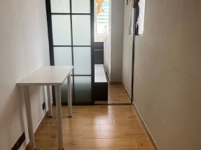 一房一廳，連天台，雅致裝修，有基本傢私電器，獨立衛浴，拎包入住，歡迎約睇 11月-2月電梯維修期間免2個月租金
