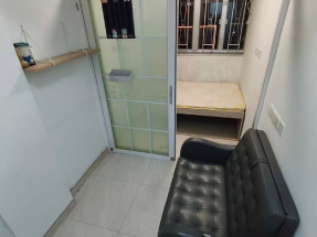 一房一廳間隔，裝修新淨，多台平地電梯，歡迎約睇