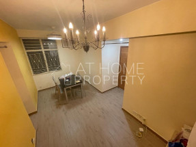 Nice deco, good price, convenient location, opposite to MTR station