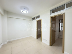 Convenient location, new deco