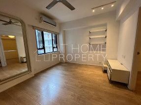 Nice deco, convenient location, practical layout