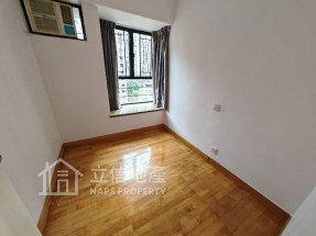 Good deal , 3 bedrooms open view apartmetn located in COnduit Roa d