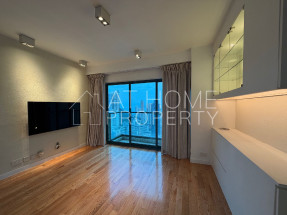 Nice deco, practical layout, shuttle bus to Sheung Wan