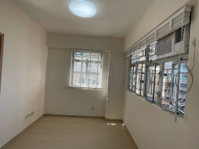 Convenient location, nice deco