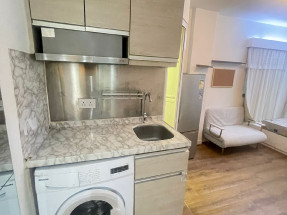 有基本傢私電器，拎包入住，有大閘，電梯，保安，歡迎約睇