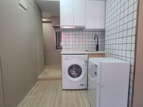 新裝修,有大窗,有部分傢私電器,乾濕分離,歡迎約睇