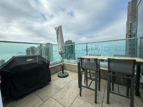 Sky terrace, stunning city view, convenient location