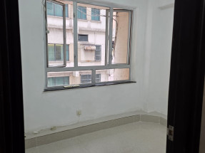 3房單位，新裝修，有廚房位，有部分電器