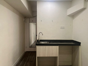 開放式,樓下有大閘,旺市區內,歡迎約睇