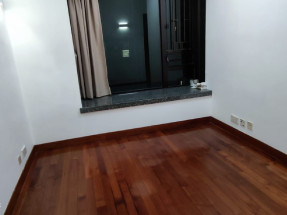 Low age building, quiet location