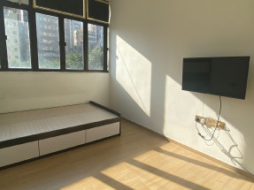 開放式單位，有基本傢私電器，旺市區內，生活工作便利，歡迎約睇