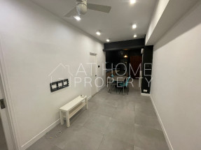 Nice deco, practical layout, convenient location