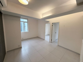 High floor, open view, nice deco, convenient location