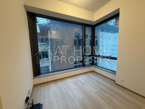 Brand new apartment, practical layout, quiet location