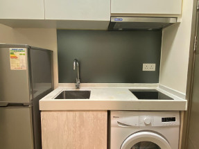 雅裝套房 , 黃金地段 , 配套成熟 , 近地鐵 , 即打約睇 開放式大套房 , 間隔企理 , 旺市區 , 購物美食一應俱全 , 交通方便。