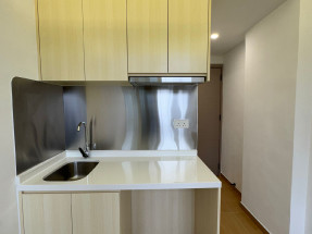 套房間隔，裝修舒適，有獨立衛浴，旺市區內，歡迎約睇