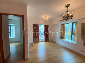 Nice condition, shuttle bus to Sheung Wan