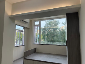 香港铜锣湾摩顿台21号湾景楼B房230’ - $12.8k