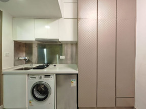 開放式,有基本傢私電器,包wifi,旺市區內,歡迎約睇