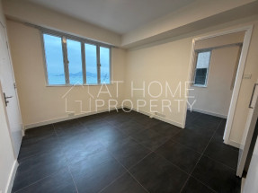 Sea view, nice deco, convenient location