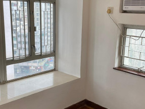 大角咀頤樂居｜筍盤出售   🏢 頤樂居 高層10樓 📏 實用面積：375 ft² 🏠 間隔：2房1廳1廁 💰 售價：390萬   ✅