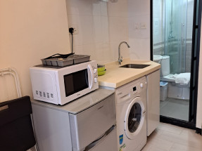 開放式，有基本傢私電器，獨立乾濕衛浴，拎包入住，黃金地段