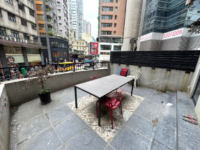 Terrace, nice deco studio, convenient location