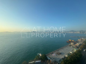 High floor, stunning sea view, convenient location