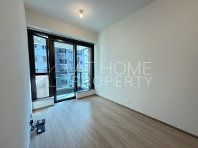 Brand new building, quiet location, club house facilities