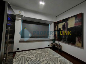 Nice deco large 1-bed apartment in Sheung Wan with open view