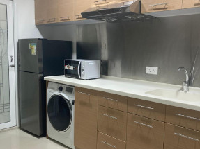 獨立單位，全屋分體冷氣，24小時大廈管理，有部分傢私電器，歡迎約睇