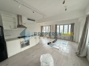 半山梯旁 近堅道 罕有特色靚裝