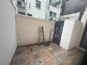 Terrace, nice deco, furnished studio, quiet location