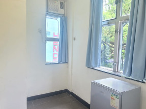 唐3樓 旺市區內，有部分家私電器，歡迎約睇