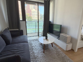 Furnished 1-bed in Modern Building