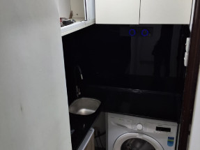 獨立廚房，免水費，有部分傢私電器，歡迎約睇