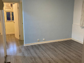 靚裝兩房 中層有匙