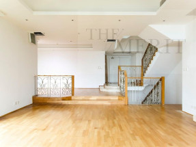 Rental in Mount Kellett Rd, The Peak and Southside