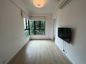 Nice deco, practical layout, quiet location