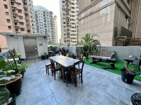 Sell with tenancy, Roof, nice deco, convenient location