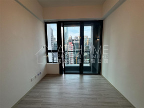 Practical layout, convenient location, low age building