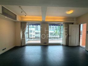 Terrace, practical layout, convenient location