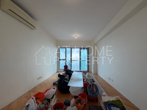 New floor, newly refurbished, stunning sea view, quiet location
