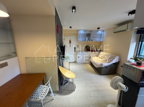 Furnished, nice deco, convenient location